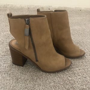Sam Edelman Camel Color Peep Toe Booties. US Size 7